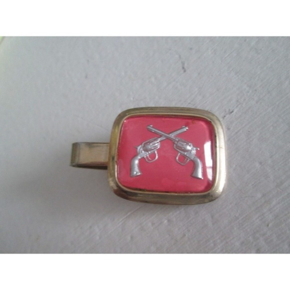 Vintage Western Old West Tie Lapel‎ Clip Red Gold Tone metal Revolver Rustic